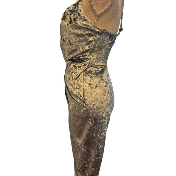 Velvet dress - Picture 2 of 9